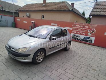 Peugeot 206, 1.400 €, 2003. Hečbek, Benzin | 1587 cm3, 298.000 km, 80kW (109 KS), Automatski / poluautomatski, 2/3 vrata, 5 sedišta, Šabac