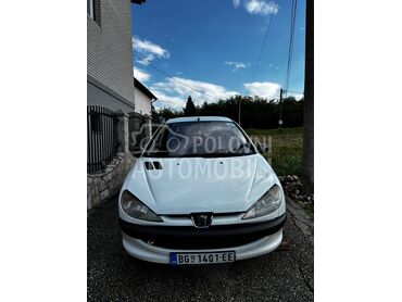 Peugeot 206, 1.950 €, 2002. Hečbek, Benzin | 1124 cm3, 213.000 km, 44kW (60 KS), Manuelni 5 brzina, 2/3 vrata, 5 sedišta, Beograd