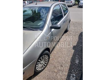 Fiat Punto, 850 €, 2003. Hečbek, Benzin | 1242 cm3, 210.000 km, 59kW (80 KS), Manuelni 5 brzina, 2/3 vrata, 5 sedišta, Pančevo
