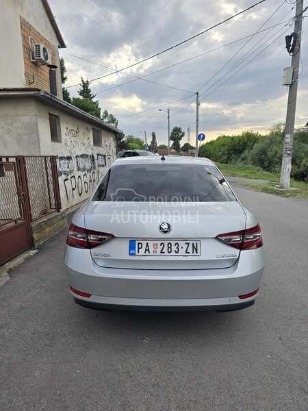 Skoda Superb 2017 photo 5