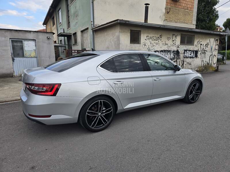 Skoda Superb 2017 photo 4