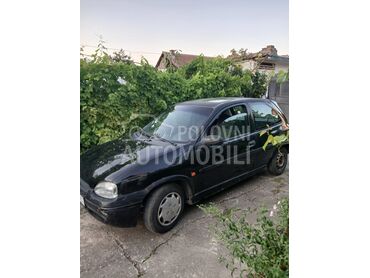 Opel Corsa B, 450 €, 2000. Hečbek, Benzin | 973 cm3, 170.000 km, 40kW (54 KS), Manuelni 5 brzina, 2/3 vrata, 5 sedišta, Sremska Mitrovica