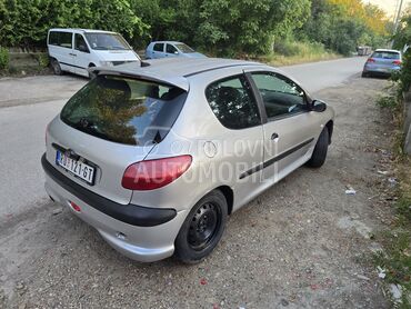 Peugeot 206, 500 €, 2000. Kupe, Benzin | 1360 cm3, 220.000 km, 55kW (75 KS), Manuelni 5 brzina, 2/3 vrata, 5 sedišta, Krnjača