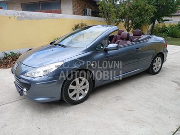 Peugeot 307 CC 2.0i, 2.750 €, 2005. Kabriolet/Roadster, Benzin | 1997 cm3, 180.000 km, 103kW (140 KS), Manuelni 5 brzina, 2/3 vrata, 4 sedišta, Šajkaš