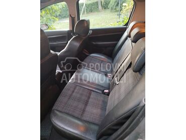 Peugeot 307, 1.250 €, 2002. Hečbek, Dizel | 1997 cm3, 306.000 km, 66kW (90 KS), Manuelni 5 brzina, 4/5 vrata, 5 sedišta, Kragujevac