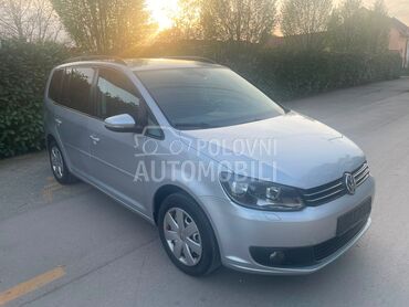 Volkswagen Touran 7 Sediste, 6.000 €, 2010. Limuzina, Dizel | 1596 cm3, 220.000 km, 77kW (105 KS), Manuelni 6 brzina, 4/5 vrata, 7 sedišta, Novi Bečej