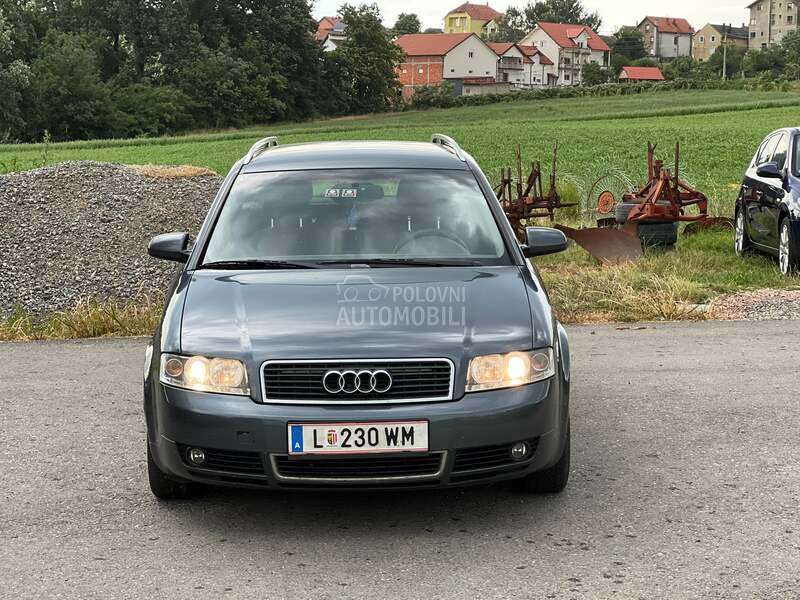 Branik sa maglenkama i resetkama za Audi A4 od 2000. do 2004. god.