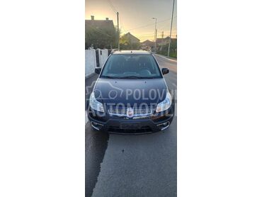 Fiat Sedici 1.6b, 5.000 €, 2011. Džip/SUV, Benzin | 1586 cm3, 115.000 km, 79kW (107 KS), Manuelni 5 brzina, 4/5 vrata, 5 sedišta, Mladenovac