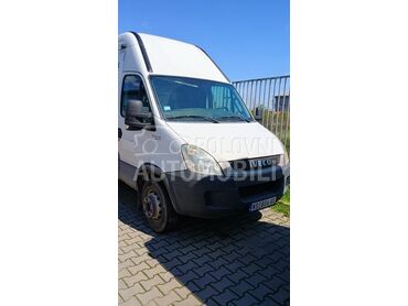 Iveco Daily , 8.000 €, 2012. , 429.000 km, Dostavni kombi preko 3.5t, Dizel, 3000 cm3, Manuelni menjač, Novi Sad