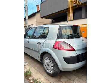 Renault Megane 1.5 dci, 550 €, 2004. Hečbek, Dizel | 1461 cm3, 250.000 km, 60kW (82 KS), Manuelni 5 brzina, 4/5 vrata, 5 sedišta, Novi Sad