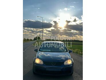 Volkswagen Golf 5 (može zamena), 2.500 €, 2005. Kupe, Dizel | 1896 cm3, 22.222 km, 77kW (105 KS), Manuelni 5 brzina, 2/3 vrata, 5 sedišta, Zemun