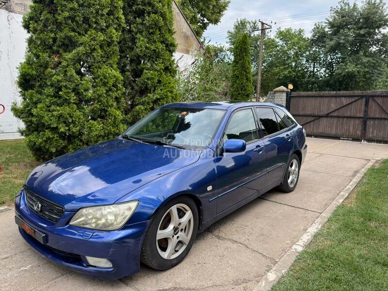 Lexus Is 300 2001 photo 3