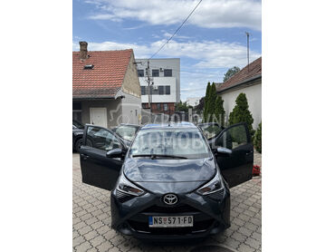Toyota Aygo 1.0  VVT-i, 13.000 €, 2021. Hečbek, Benzin | 998 cm3, 15.653 km, 53kW (72 KS), Manuelni 5 brzina, 4/5 vrata, 4 sedišta, Novi Sad