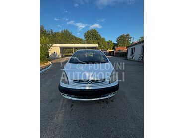 Citroen Xsara Picasso, 600 €, 2004. Monovolumen (MiniVan), Benzin + Gas (TNG) | 1600 cm3, 576.000 km, 66kW (90 KS), Manuelni 5 brzina, 4/5 vrata, 5 sedišta, Bogoslovija