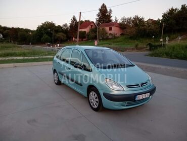 Citroen Xsara Picasso 1.6, 1.450 €, 2003. Monovolumen (MiniVan), Benzin | 1587 cm3, 311.000 km, 70kW (95 KS), Manuelni 5 brzina, 4/5 vrata, 5 sedišta, Novi Sad