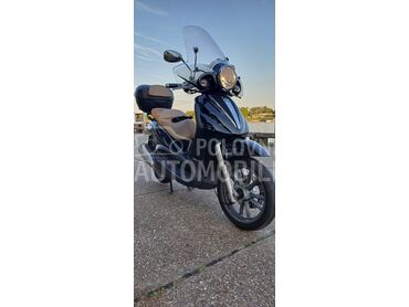 Piaggio Beverly cruiser 250ie (može zamena), 2.400 €, 2007. , 250 cm3, 34.000 km, 17kW (23 KS), Scooter, Novi Beograd