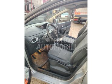 Renault Modus, 2.000 €, 2009. Monovolumen (MiniVan), Benzin | 1200 cm3, 215.000 km, 55kW (75 KS), Manuelni 5 brzina, 4/5 vrata, 5 sedišta, Leskovac