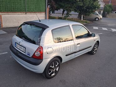 Renault Clio 1.2 16v duggo reggg, 1.250 €, 2002. Hečbek, Benzin | 1149 cm3, 287.000 km, 55kW (75 KS), Automatski / poluautomatski, 2/3 vrata, 5 sedišta, Surčin