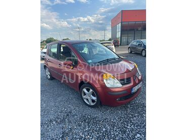 Renault Modus, 1.350 €, 2004. Limuzina, Benzin | 1400 cm3, 197.452 km, 72kW (98 KS), Manuelni 5 brzina, 4/5 vrata, 5 sedišta, Obrenovac