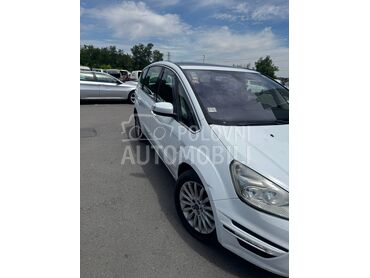 Ford S-Max Titanium, 5.850 €, 2013. Monovolumen (MiniVan), Benzin | 1976 cm3, 303.000 km, 149kW (203 KS), Automatski / poluautomatski, 4/5 vrata, 7 sedišta, Beograd
