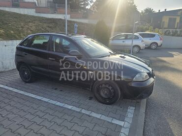Seat Ibiza, 800 €, 2006. Hečbek, Benzin | 1198 cm3, 250.000 km, 47kW (64 KS), Manuelni 5 brzina, 4/5 vrata, 5 sedišta, Mirijevo