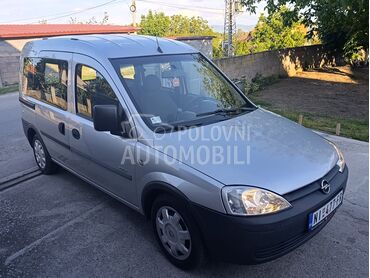 Opel Combo ŠVAJCARSKA, 2.700 €, 2003. Monovolumen (MiniVan), Benzin | 1598 cm3, 257.000 km, 56kW (76 KS), Manuelni 5 brzina, 4/5 vrata, 5 sedišta, Niš