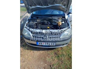 Opel Corsa C 1.2, 1.600 €, 2003. Hečbek, Benzin | 1190 cm3, 185.000 km, 65kW (88 KS), Manuelni 5 brzina, 4/5 vrata, 5 sedišta, Vranje