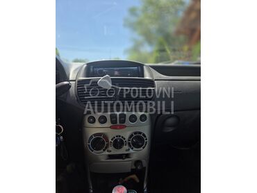 Fiat Punto, 1.800 €, 2009. Hečbek, Benzin | 1242 cm3, 225.000 km, 44kW (60 KS), Manuelni 5 brzina, 4/5 vrata, 5 sedišta, Aradac