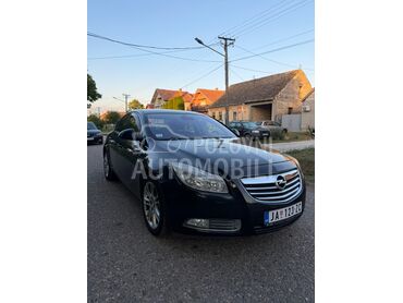 Opel Insignia Opel Insignia, 4.600 €, 2011. Limuzina, Dizel | 1956 cm3, 291.023 km, 118kW (160 KS), Manuelni 6 brzina, 4/5 vrata, 5 sedišta, Pančevo
