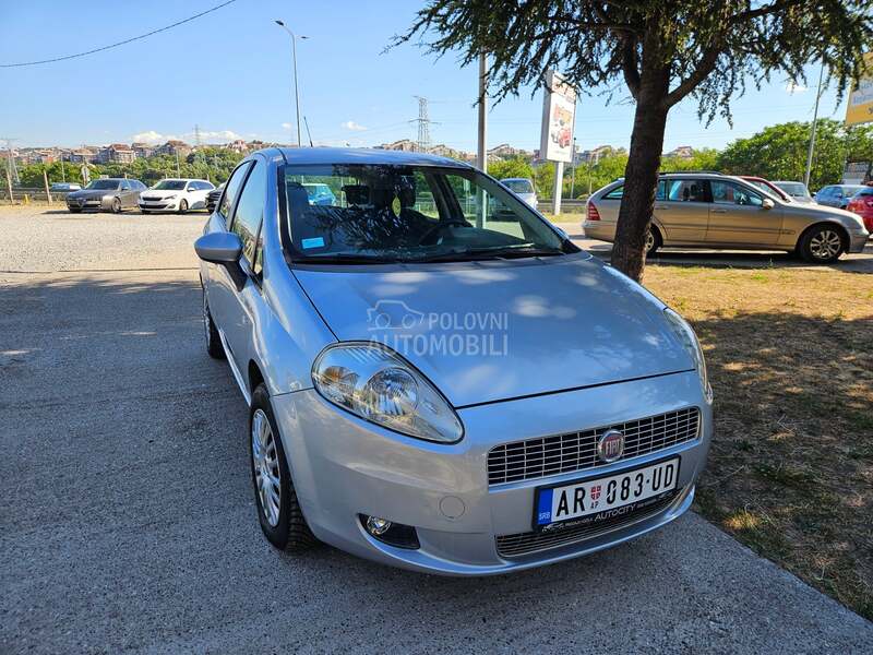 Fiat Grande Punto 2009 photo 4