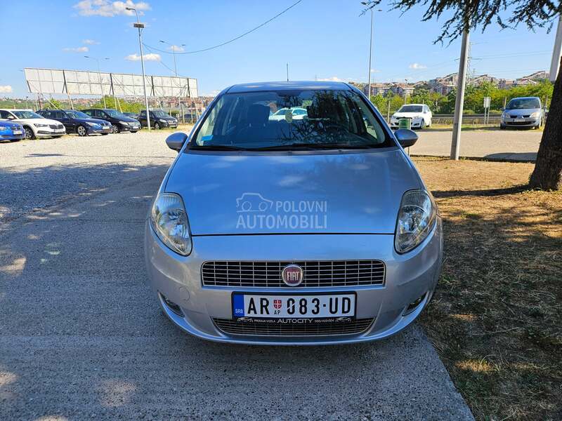 Fiat Grande Punto 2009 photo 3