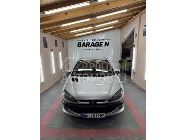Peugeot 206, 3.000 €, 2001. Hečbek, Benzin | 1587 cm3, 275.661 km, 80kW (109 KS), Manuelni 5 brzina, 2/3 vrata, 5 sedišta, Obrenovac