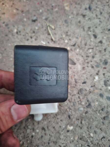 rucica otvaranja haube za Toyota Yaris od 2014. do 2020. god.