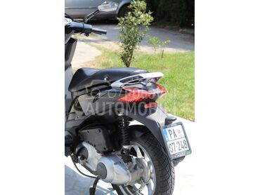 Aprilia Sport City One 125, 1.499 €, 2011. , 124 cm3, 19.980 km, 7kW (10 KS), Scooter, Pančevo