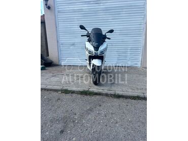 Aprilia Sxr, 2.100 €, 2024. , 49 cm3, 3.900 km, 3kW (4 KS), Scooter, Beograd