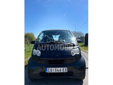 Smart ForTwo (može zamena), 1.590 €, 2001. Hečbek, Benzin | 599 cm3, 135.000 km, 35kW (48 KS), Automatski / poluautomatski, 2/3 vrata, 2 sedišta, Ćuprija