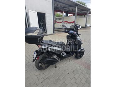 Piaggio MP300, 3.390 €, 2017. , 300 cm3, 28.000 km, 22kW (30 KS), Scooter, Bajina Bašta