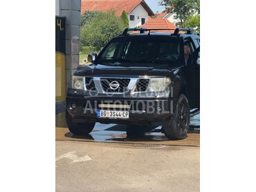 Nissan Navara, 13.500 €, 2003. Pickup, Dizel | 2500 cm3, 265.000 km, 175kW (238 KS), Automatski / poluautomatski, 4/5 vrata, 5 sedišta, Beograd