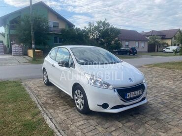 Peugeot 208 1.0 vti, 4.500 €, 2014. Hečbek, Benzin | 999 cm3, 163.000 km, 50kW (68 KS), Manuelni 5 brzina, 2/3 vrata, 5 sedišta, Kovilj
