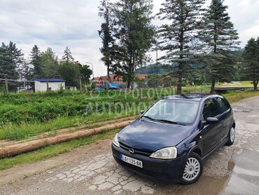 Opel Corsa C 1.0, 1.250 €, 2003. Hečbek, Benzin | 998 cm3, 235.211 km, 48kW (65 KS), Manuelni 5 brzina, 2/3 vrata, 5 sedišta, Valjevo