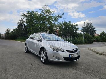 Opel Astra J 1.7 CDTI (može zamena), 4.250 €, 2010. Hečbek, Dizel | 1686 cm3, 226.326 km, 81kW (110 KS), Manuelni 6 brzina, 4/5 vrata, 5 sedišta, Beograd