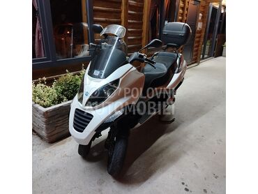 Piaggio mp3, 2.500 €, 2009. , 250 cm3, 30.000 km, 16kW (22 KS), Scooter, Beograd