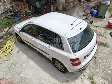 Fiat Stilo 1.9jtd, 800 €, 2003. Limuzina, Dizel | 1910 cm3, 305.000 km, 85kW (116 KS), Manuelni 5 brzina, 4/5 vrata, 5 sedišta, Beograd