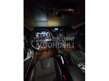 Ford Kuga ecoboost, 8.900 €, 2014. Džip/SUV, Benzin | 1500 cm3, 200.000 km, 110kW (150 KS), Manuelni 6 brzina, 4/5 vrata, 5 sedišta, Bor