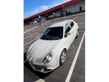 Alfa Romeo Giulietta 1.6JTDM, 5.490 €, 2012. Hečbek, Dizel | 1598 cm3, 179.650 km, 77kW (105 KS), Manuelni 6 brzina, 4/5 vrata, 5 sedišta, Šid