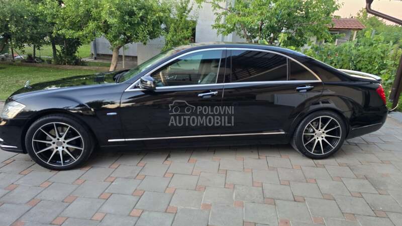 Mercedes-Benz S 400 2010 photo 3