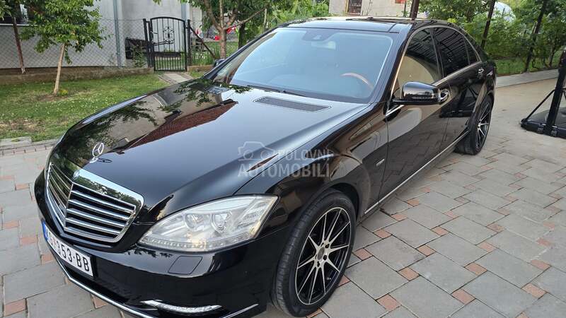 Mercedes-Benz S 400 2010 photo 2