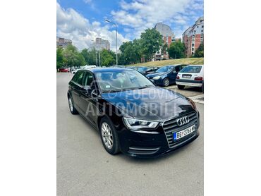 Audi A3 Audi A3 G-tron DSG (može zamena), 9.000 €, 2015. Hečbek, Benzin + Metan (CNG) | 1395 cm3, 236.000 km, 81kW (110 KS), Automatski / poluautomatski, 4/5 vrata, 5 sedišta, Rakovica
