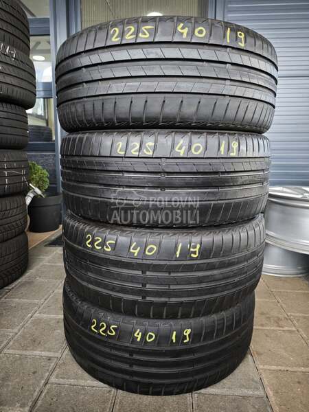 Bridgestone 225/40 R19 Letnja