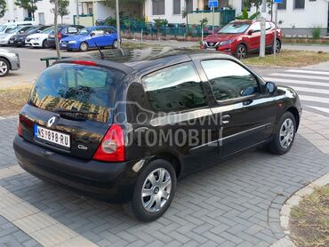 Renault Clio 1.2 16v, 1.250 €, 2002. Hečbek, Benzin | 1186 cm3, 250.000 km, 55kW (75 KS), Manuelni 5 brzina, 2/3 vrata, 5 sedišta, Novi Sad